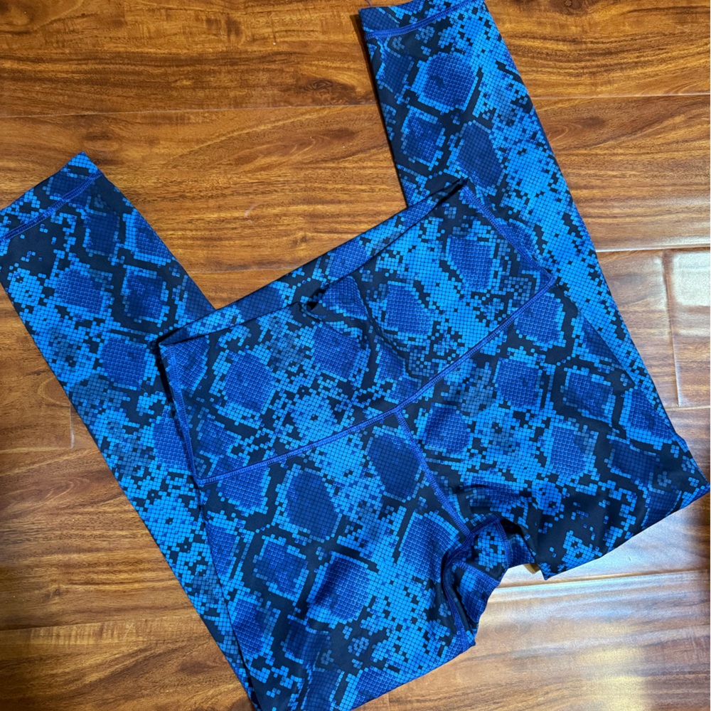 LuluLemon Blue Snake Print Leggings